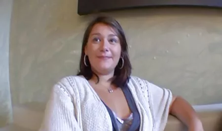 PureMature-hot milf spruzzata donne vecchie nude gratis nella vasca da bagno