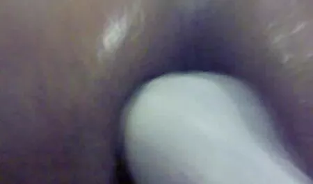 Belle bombi con grandi tette femmine nude gratis sono impegnati in una calda scopata anale