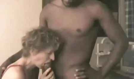 Ex fidanzata in tacchi video chat donne nude e calze prende sborrata in faccia alla pecorina
