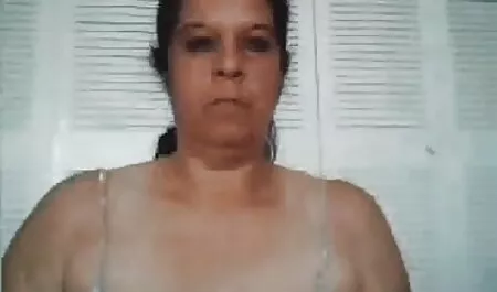 Fa un pompino film con donne nude dritto Johnny