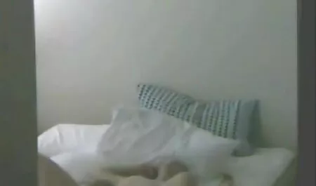 Trattamento del cazzo di una ragazza belle signore nude asiatica dominante