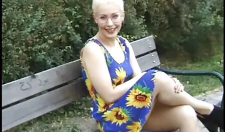 SWANK MAG-slut europeo video chat donne nude Kari lecca la sua figa