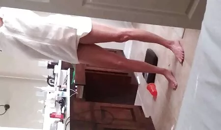 Plumper slut papà scopa il suo buco del culo nel femmine nude gratis bosco