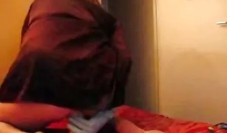 Sexy turchese si video porno gratis di donne nude masturba con un giocattolo la sua figa e culo
