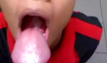 Innocente film di donne nude ragazza giapponese cerca il cazzo per la prima volta