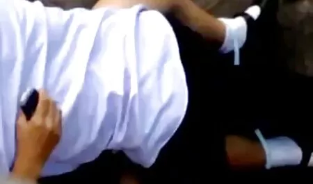Grande gioco lesbico con la figa sul letto con Bambi donne nude gratis video e Zafira