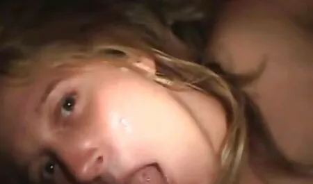 Slut con grandi tette donna nuda hard gapes per un grosso cazzo nero