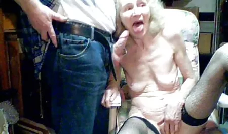 Tabù virtuale - donne nude chat Giovane Kate cavalca l'enorme cazzo di papà