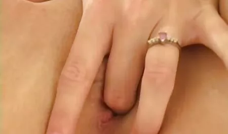 Petite donne nude pornografia bomba è un vero professionista
