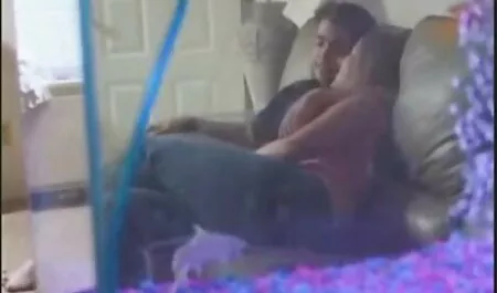 Pretty Dirty: doppio divertimento per donne nude in video chat il fratellastro