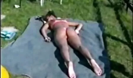 Redhead video porno donne nude ama giocare con la sua fessura bagnata