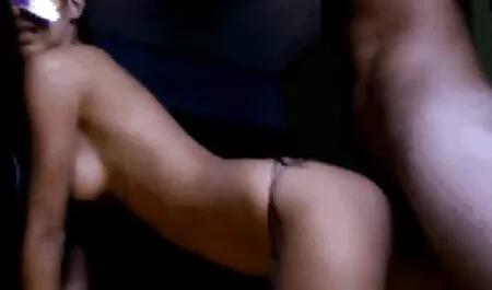 Big Daddy viene trattenuto per il solletico donne nude vogliose spietato